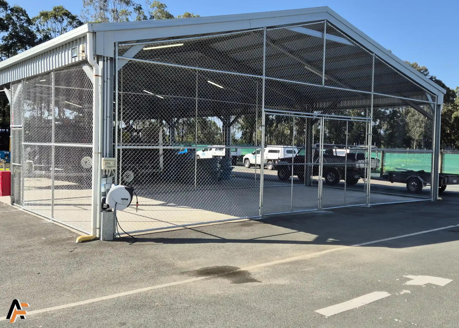 Internal partition in an industrial covered area in brisbane